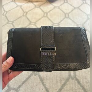 Small black Guess purse from early 2000s - excellent used condition.